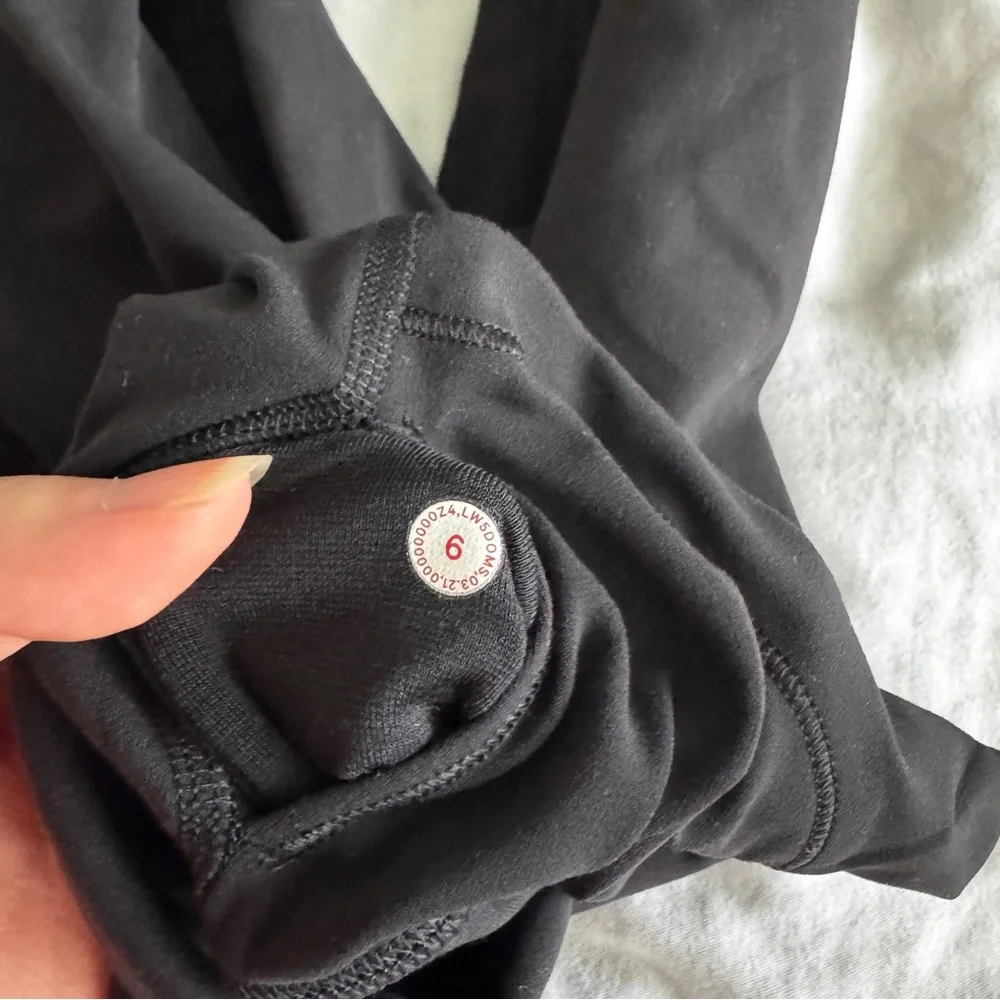๐ค๐จ๐ฆ 1 Lululemon Align HR Pant Team Canada Olympic Team - Black - Picture 7 of 8